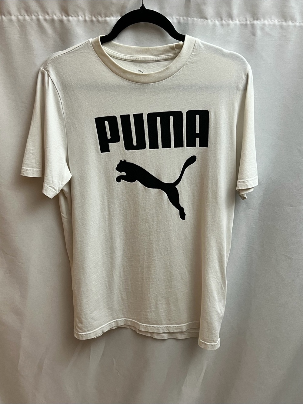 Puma Men’s Medium White Black Classic Logo Graphic Short Sleeve Crewneck T-Shirt